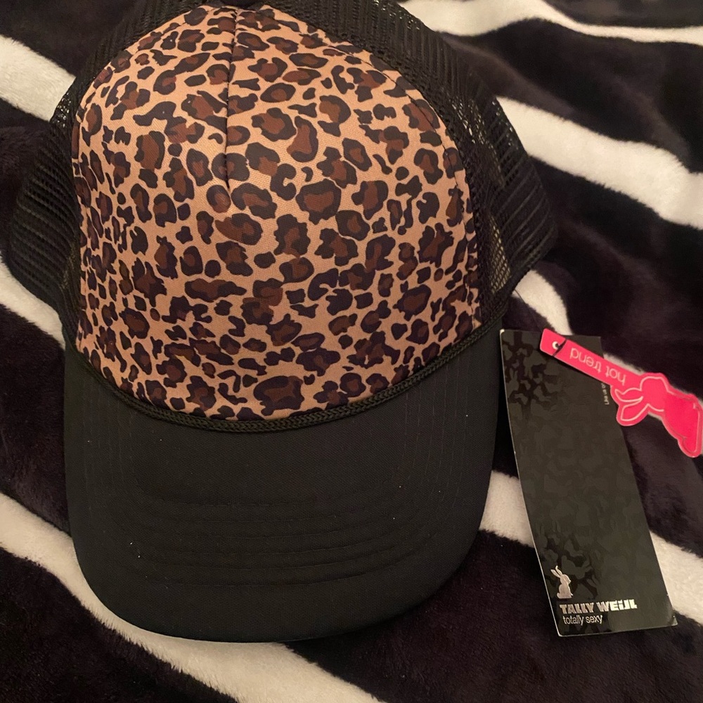 Black and leopard hat nwt tally weijl